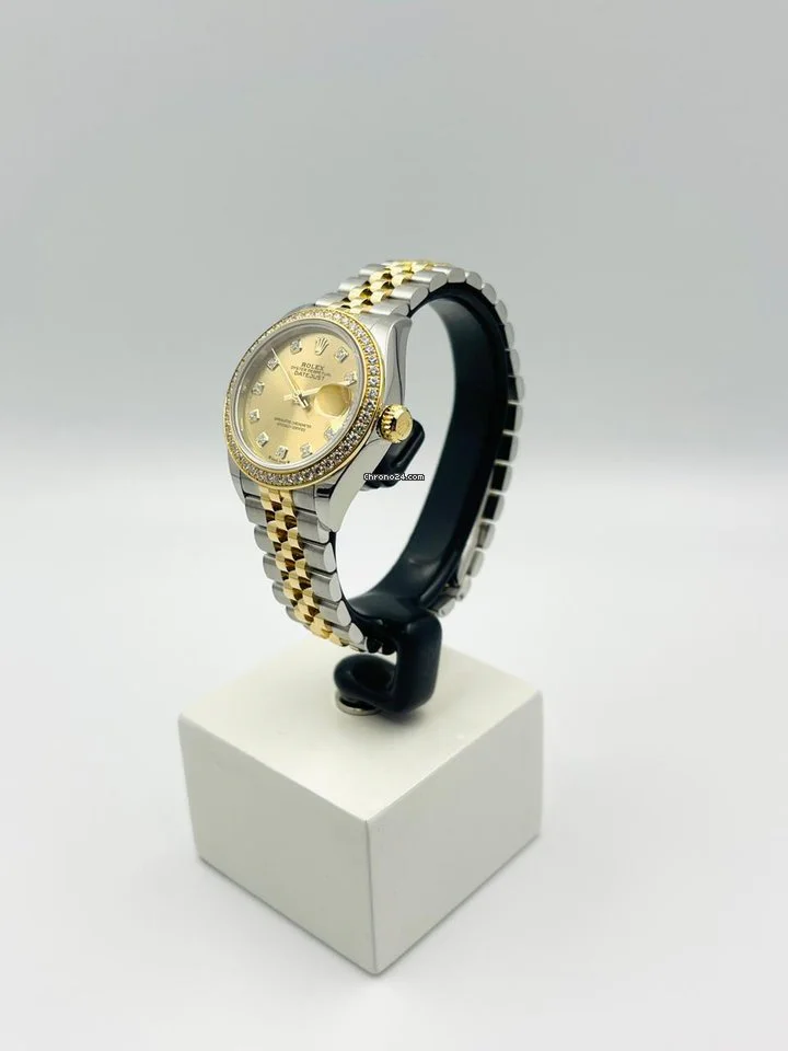 Rolex Lady-Datejust box and papers 2022